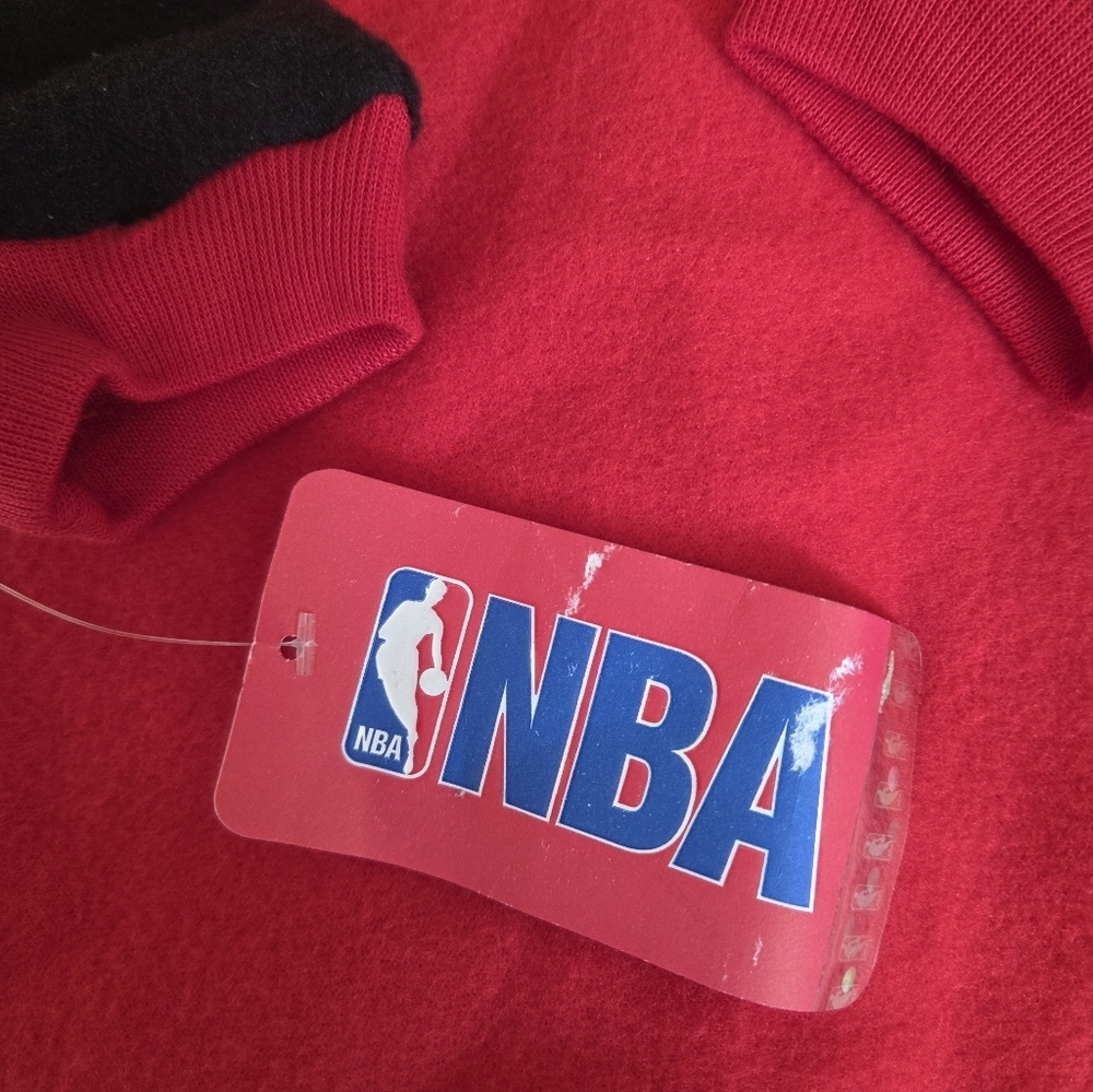 NBA Atlanta Hawks Footie Pajama One Piece NWT 0-3M, 3-6M, 6-9M Red Black - Picture 2 of 8